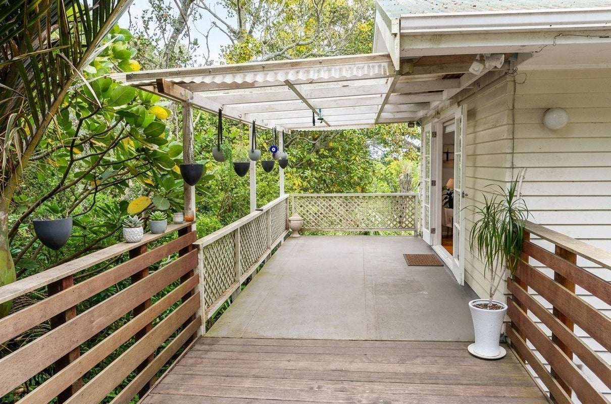 81 Kohu Road, Titirangi, Auckland - Carousel 2