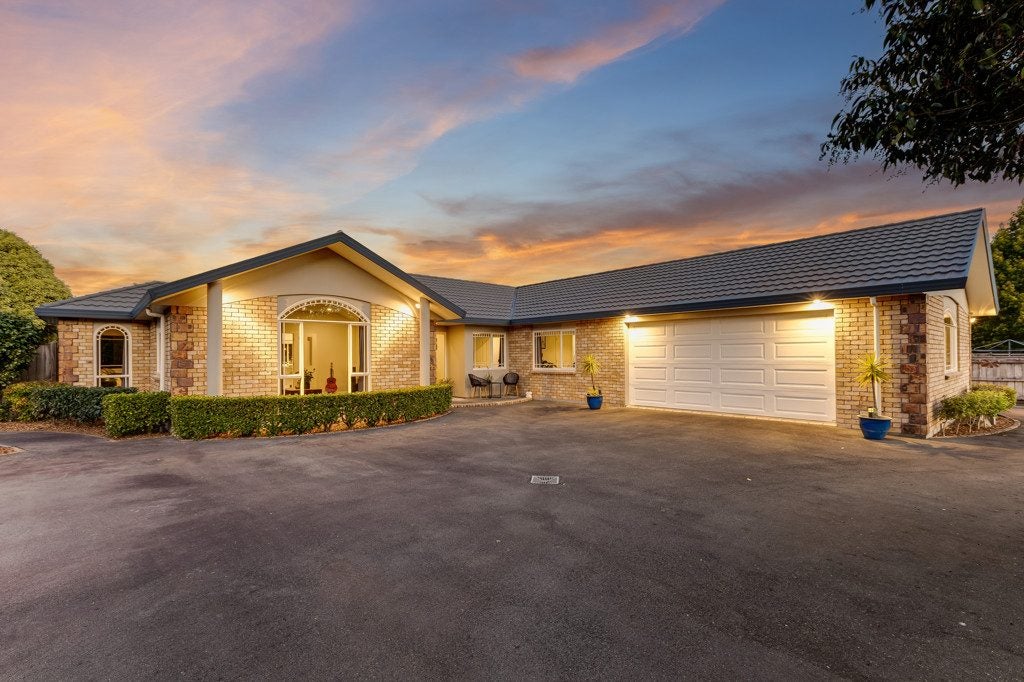 30 Galveston Grove, Totara Park, Upper Hutt - Carousel 2