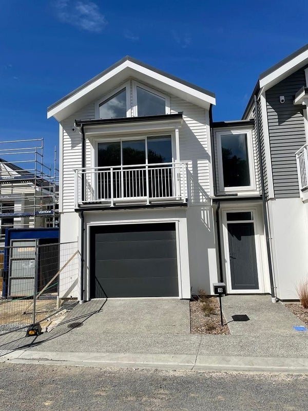 16 Kopua Place, Whitby, Porirua - Carousel 1