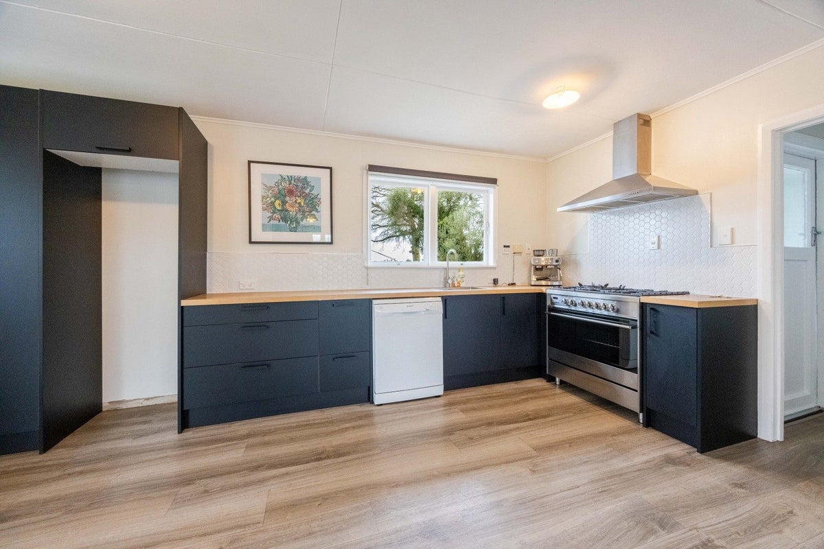 16 Williams Street, Otane - Carousel 2