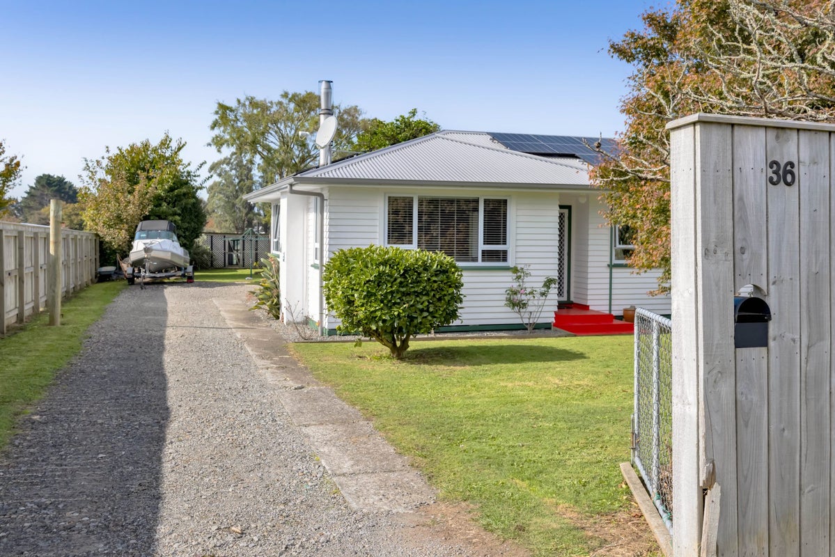 36 High Street, Eltham, Eltham - Carousel 21