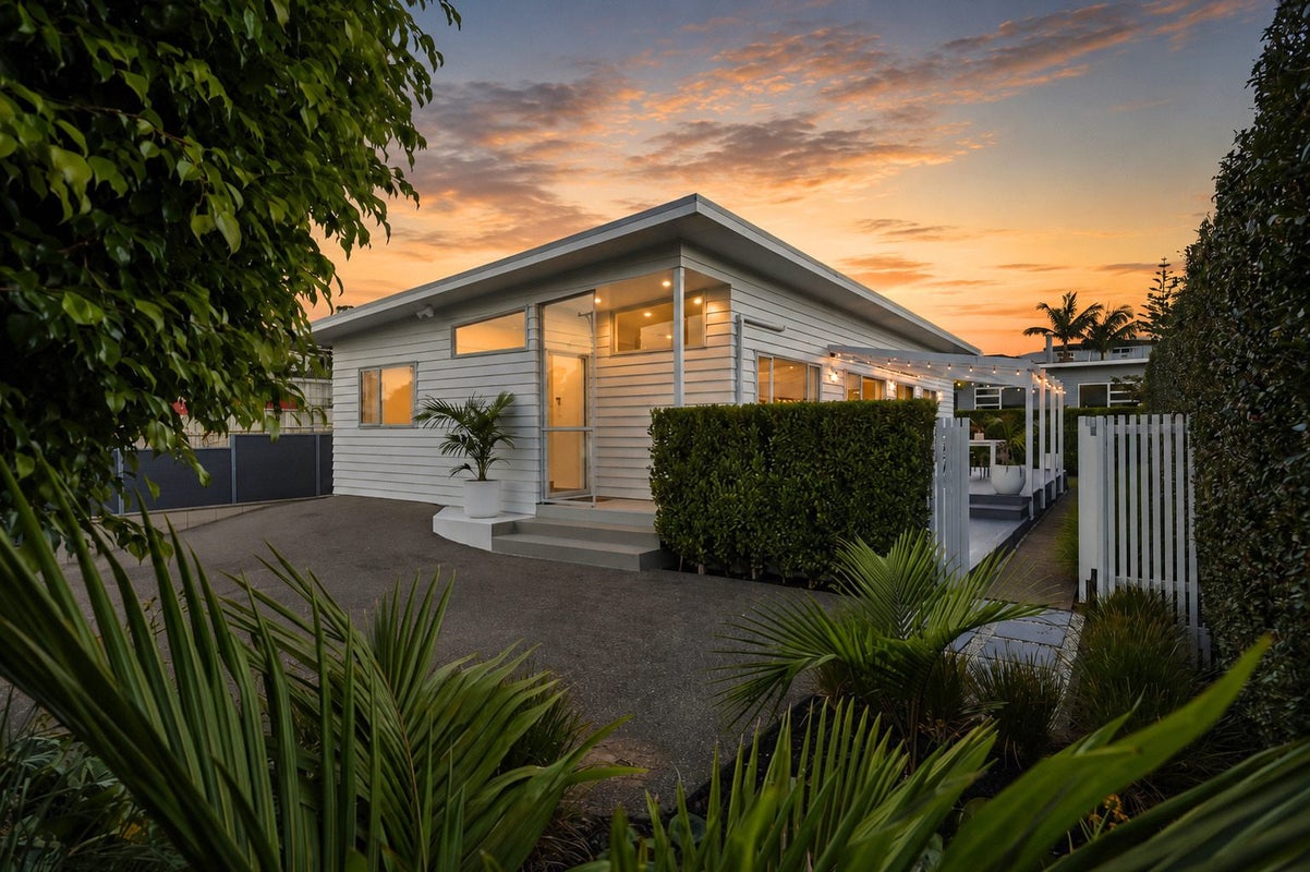 106A Moa Road, Point Chevalier, Auckland - Carousel 1