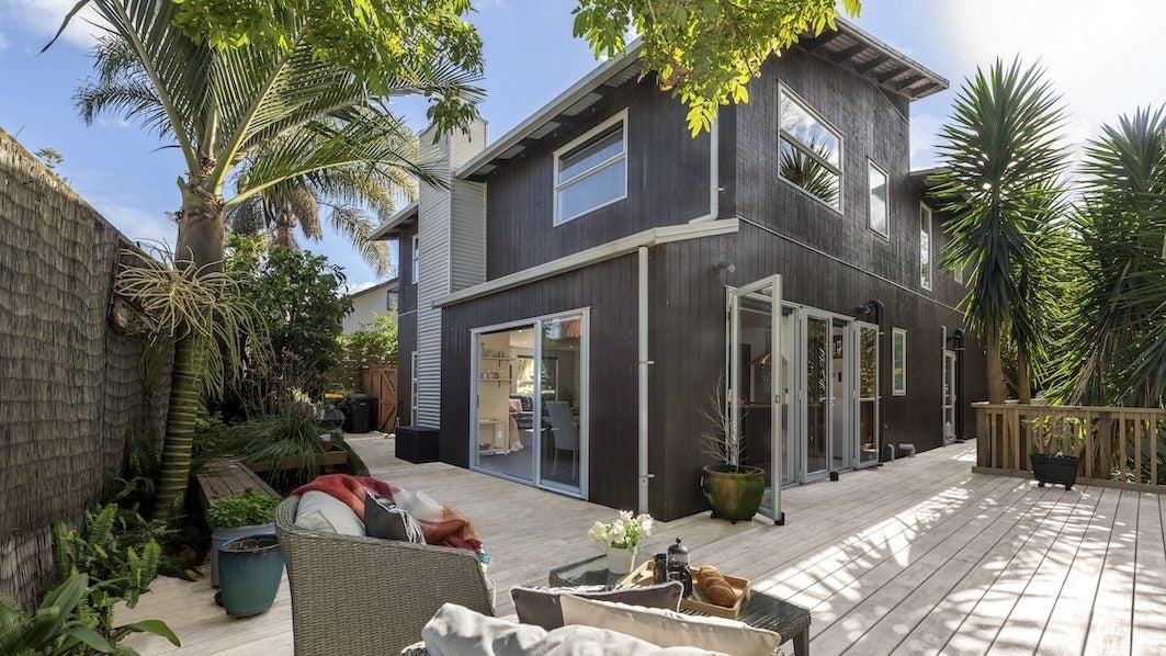 12 Blakewell Place, Beachlands, Auckland - Carousel 1