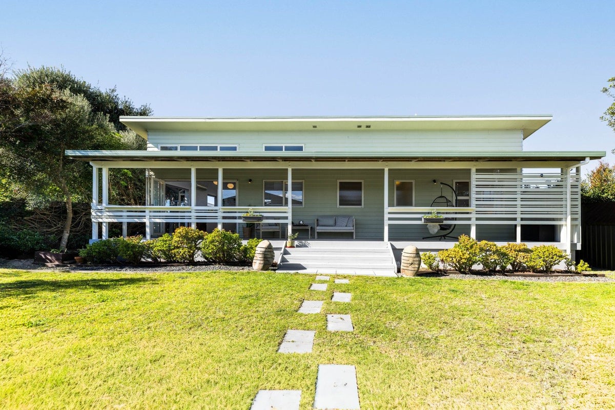 39 Moir Point Road, Mangawhai Heads, Mangawhai - Carousel 1