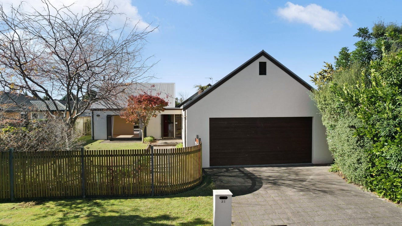 32 Caversham Drive, Rototuna, Hamilton - Carousel 1