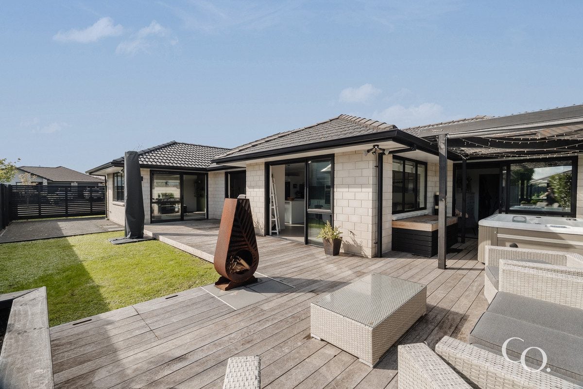 15 Tuaia Street, Pyes Pa, Tauranga - Carousel 1