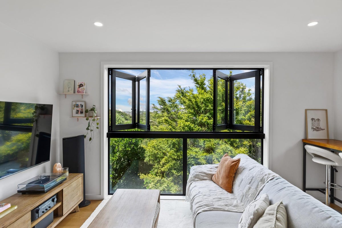 204/243 Kepa Road, Mission Bay, Auckland - Carousel 1