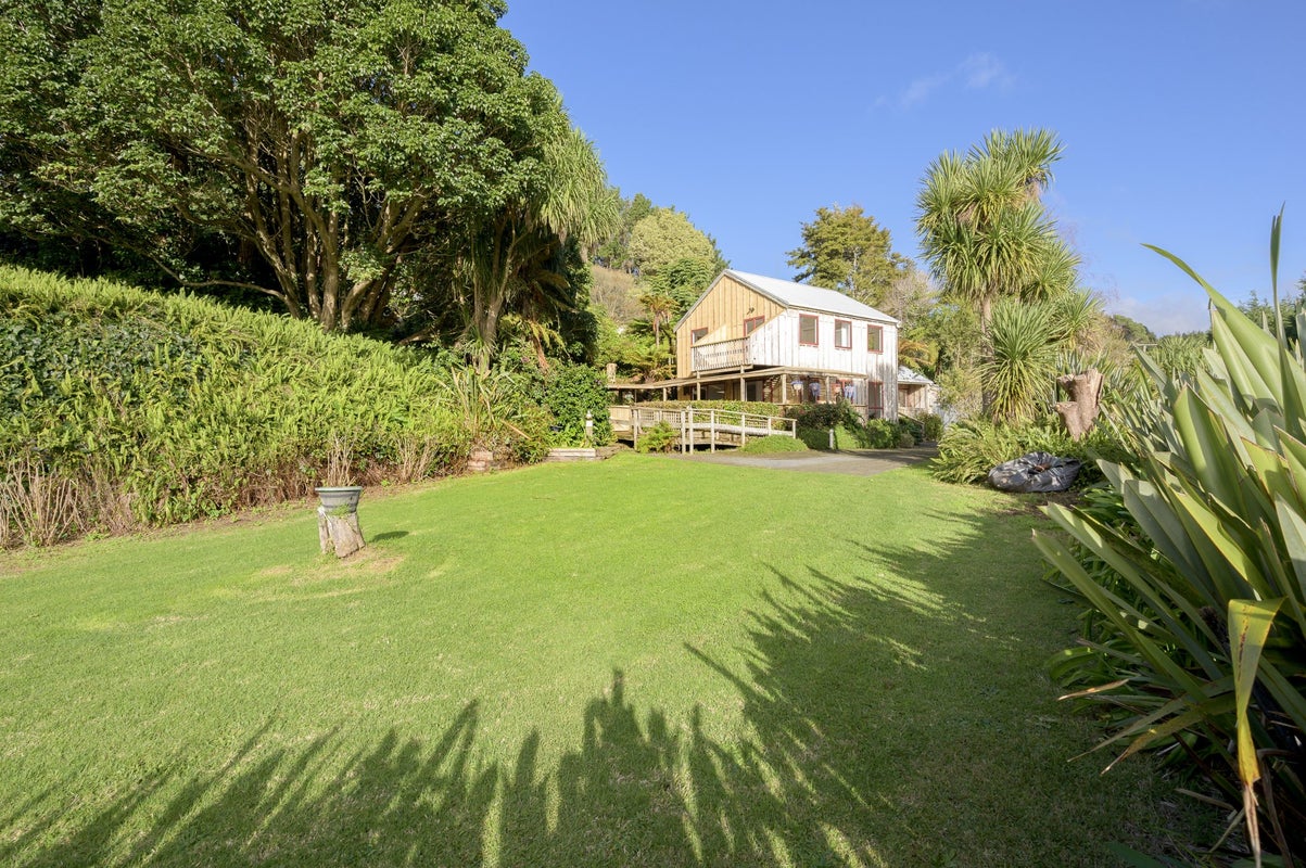 251 Reid Road, Papamoa, Te Puke - Carousel 1