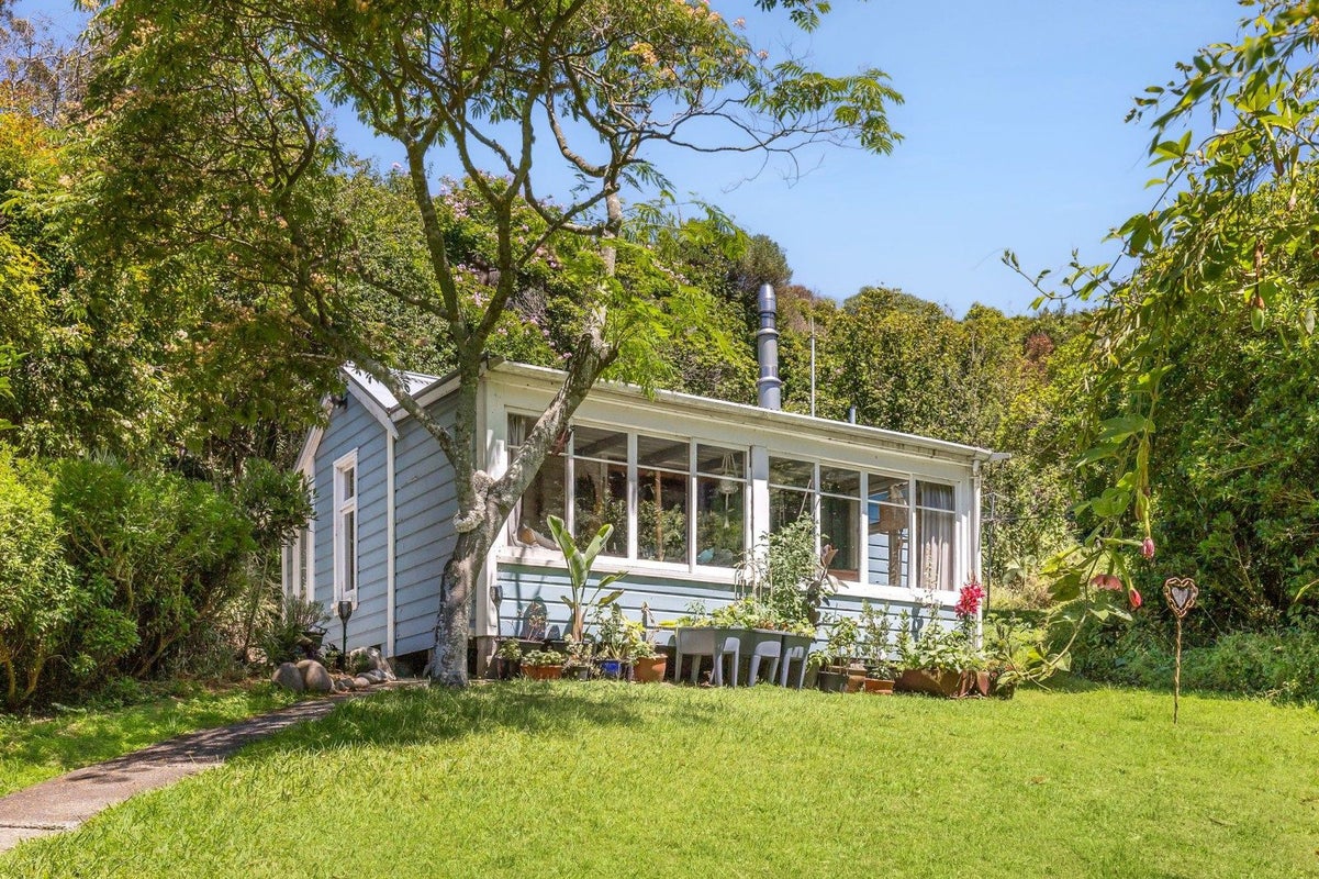 6 Airlie Street, Glenduan, Nelson - Carousel 1