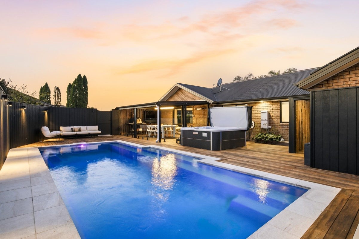 4 Sarah Court, Rototuna North, Hamilton - Carousel 1