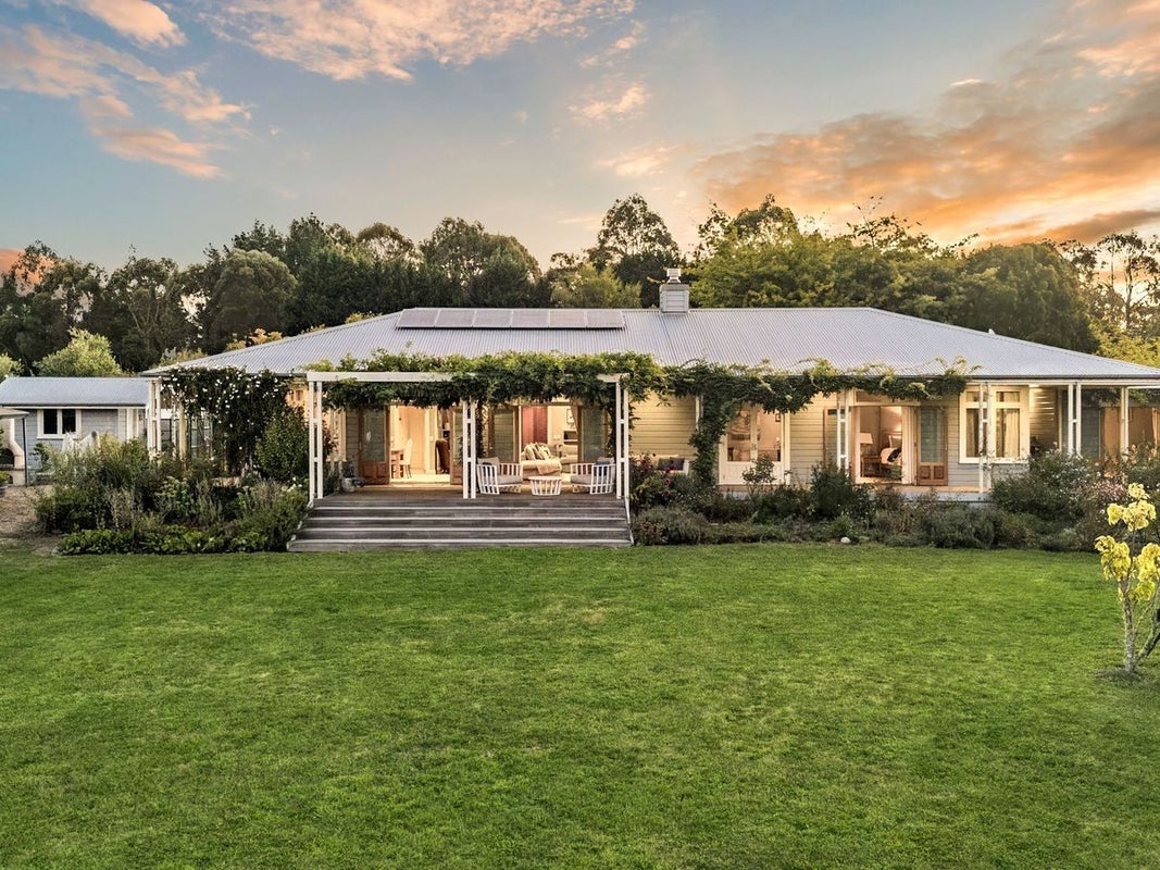 364 The Coastal Highway, Redwood Valley, Richmond - Carousel 1