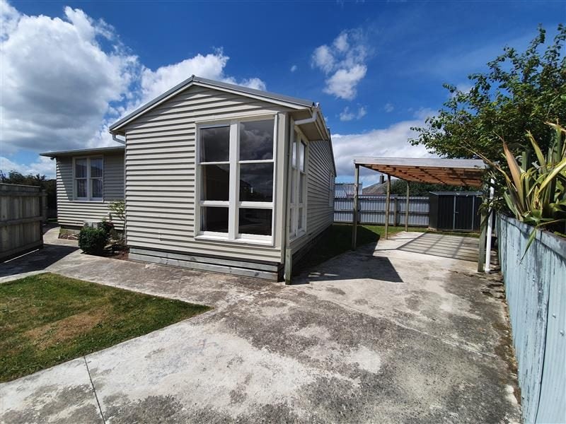 11 Forth Terrace, Roslyn, Palmerston North - Carousel 1