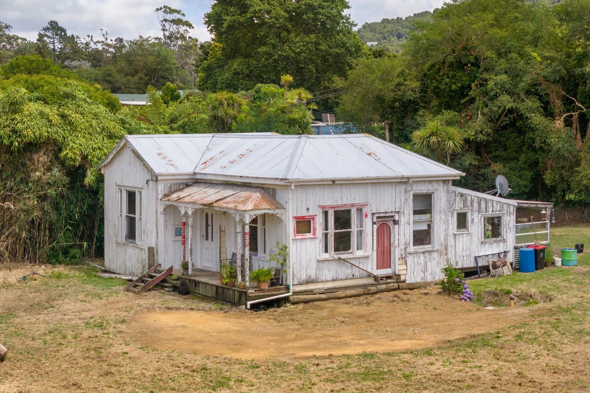 2 Abbott Road, WAIKINO, WAIHI - Carousel 2