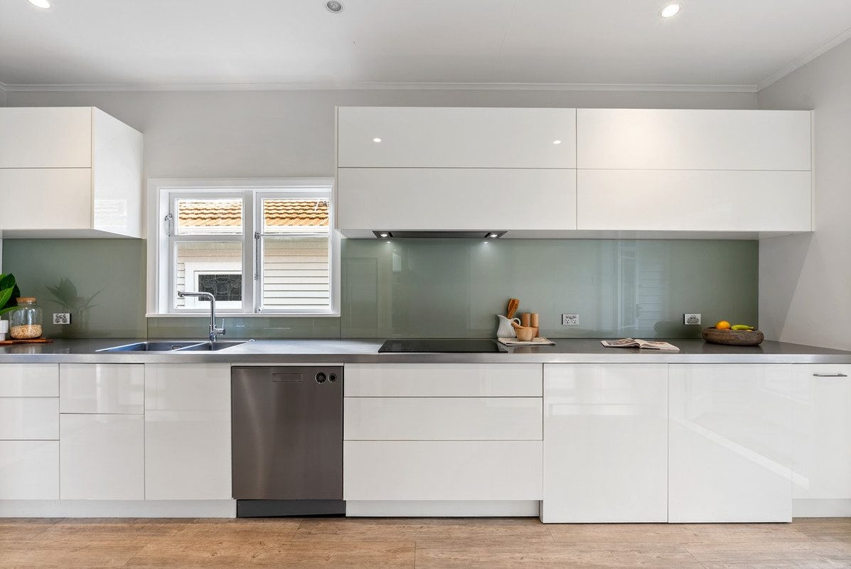 7 Albemarle Road, Northland, Wellington - Carousel 2