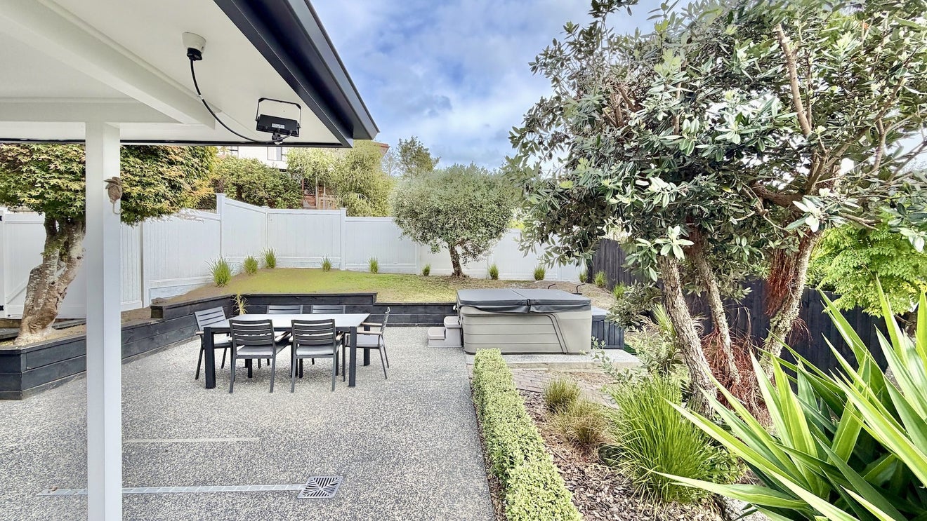 42 Ravenstone Place, Chatswood, Auckland - Carousel 2