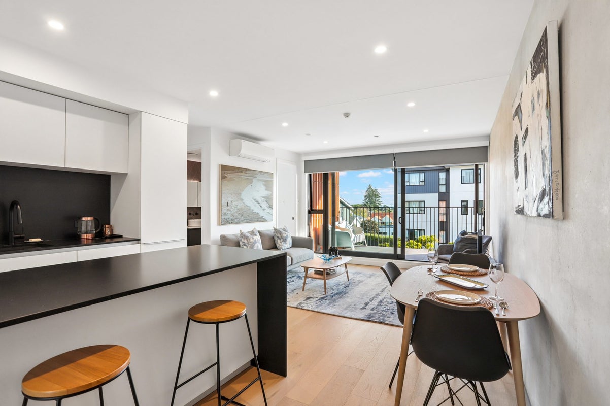 302/2 Miller Street, Point Chevalier, Auckland - Carousel 1