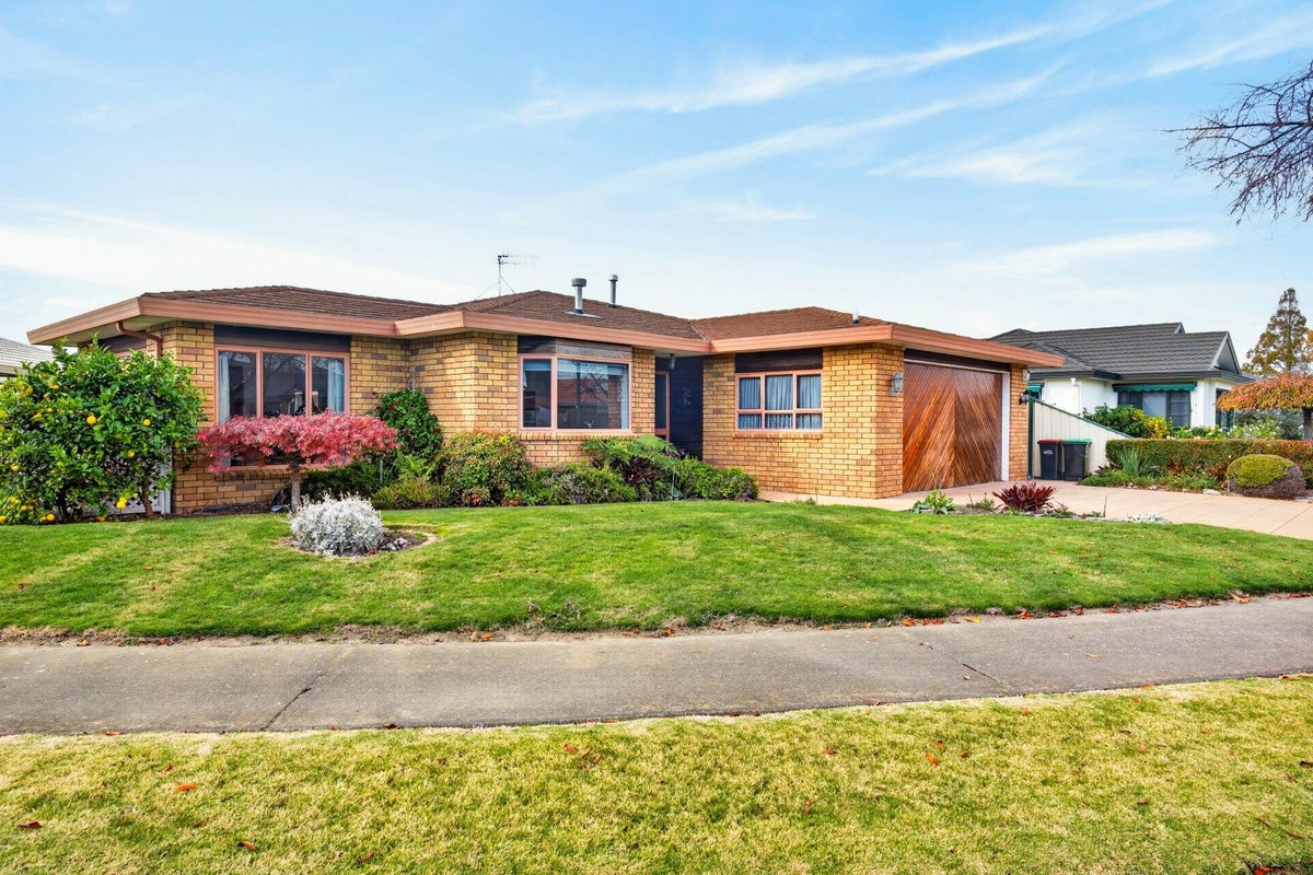 6 Cheval Place, Taradale, Napier - Carousel 1