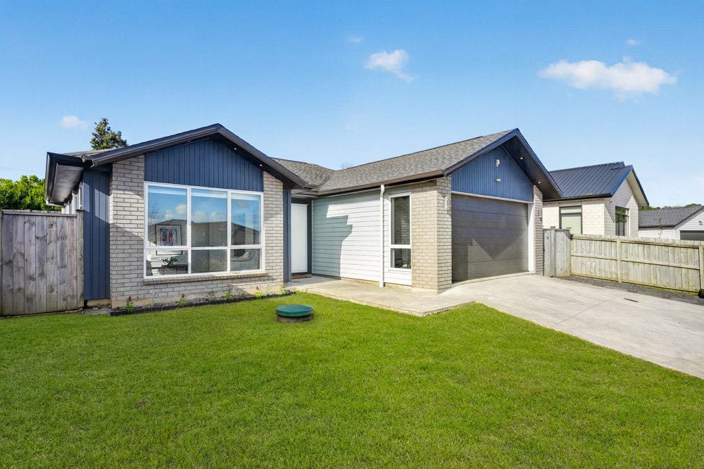 18 Huahua Crescent, Papakura, Papakura - Carousel 1