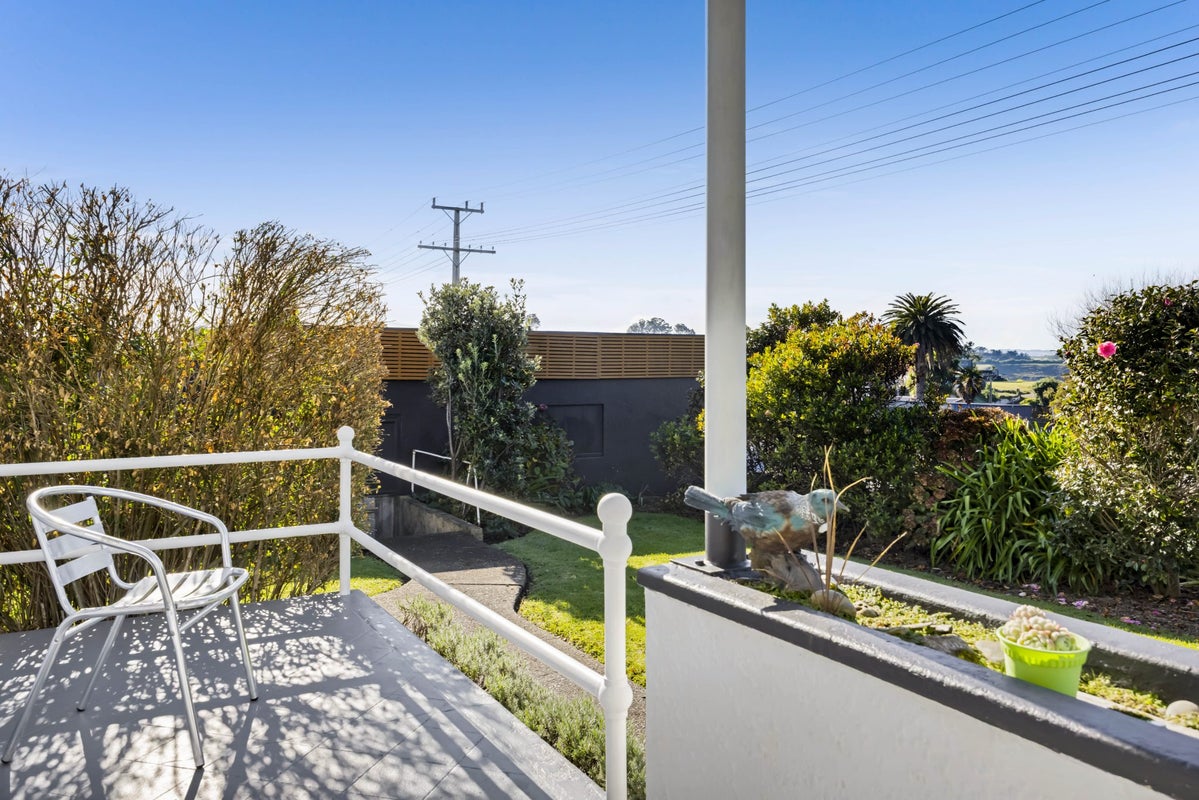 32 Leicester Street, Patea - Carousel 37