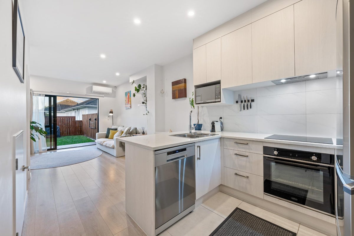 5/47 Arawa Street, New Lynn, Auckland - Carousel 1