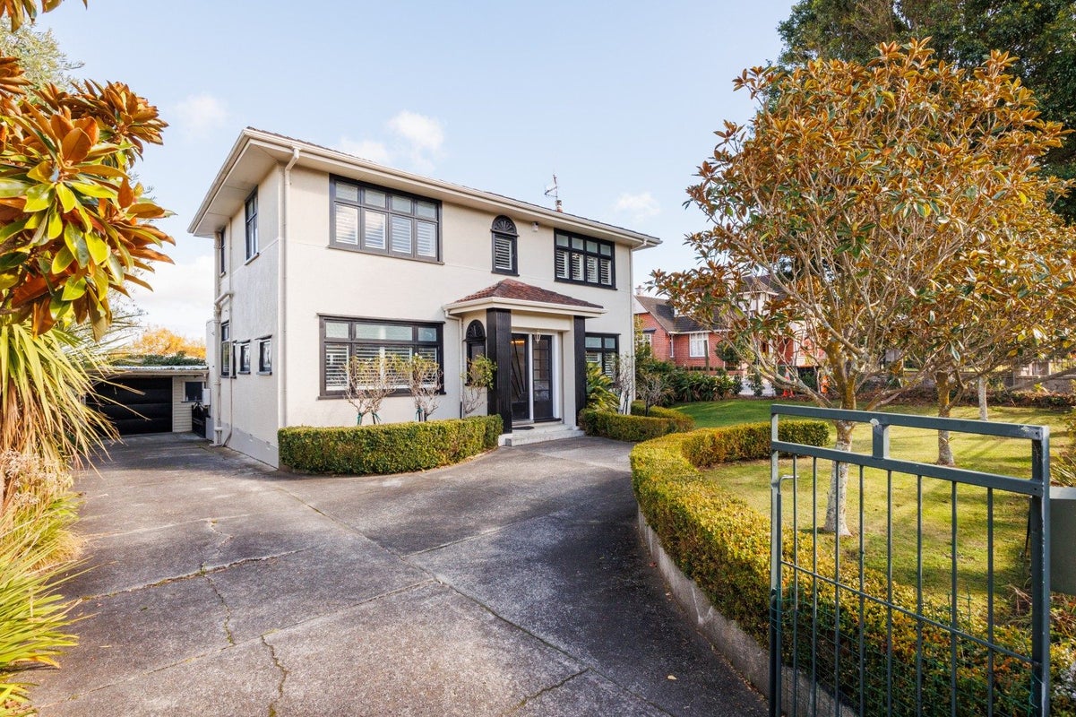 70 Heretaunga Street, Palmerston North, Palmerston North - Carousel 1