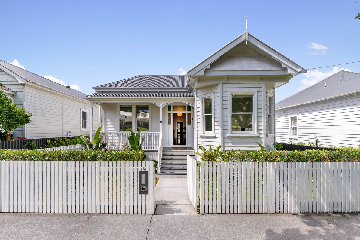 6 Kowhai Street, Mount Eden, Auckland - Carousel 1