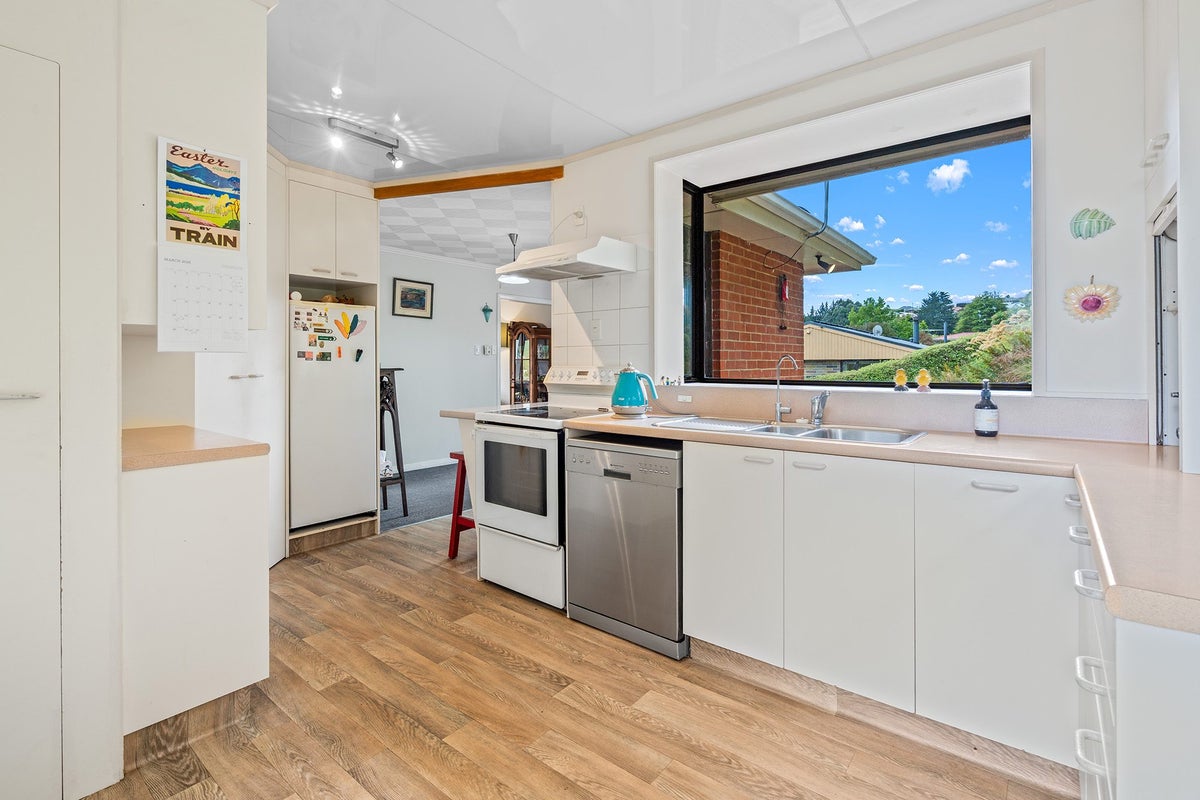 84 Hocken Street, Kenmure, Dunedin - Carousel 2