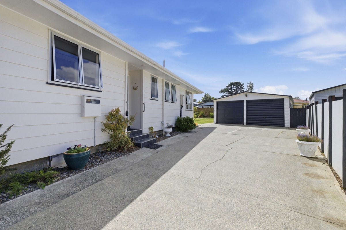 38 Hereford Street, Springvale, Whanganui - Carousel 2