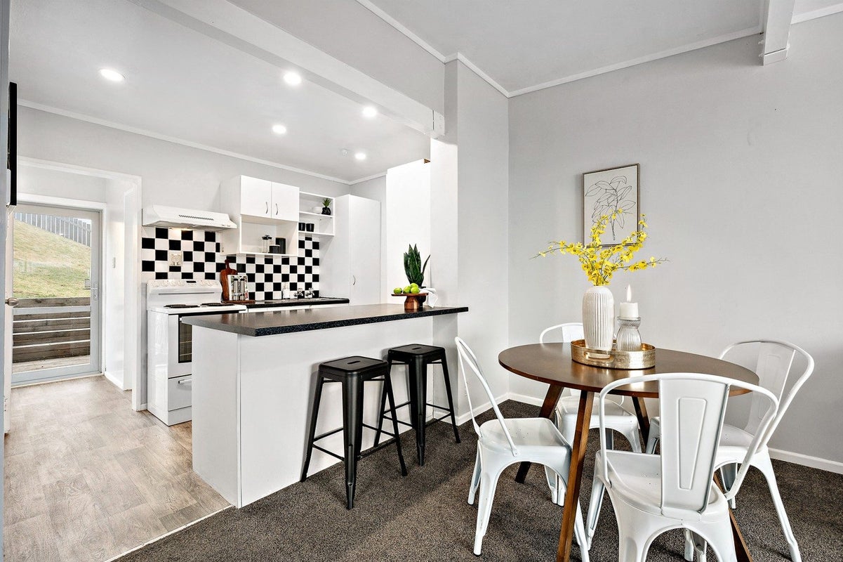 7 Chetwode Grove, Newlands, Wellington - Carousel 2