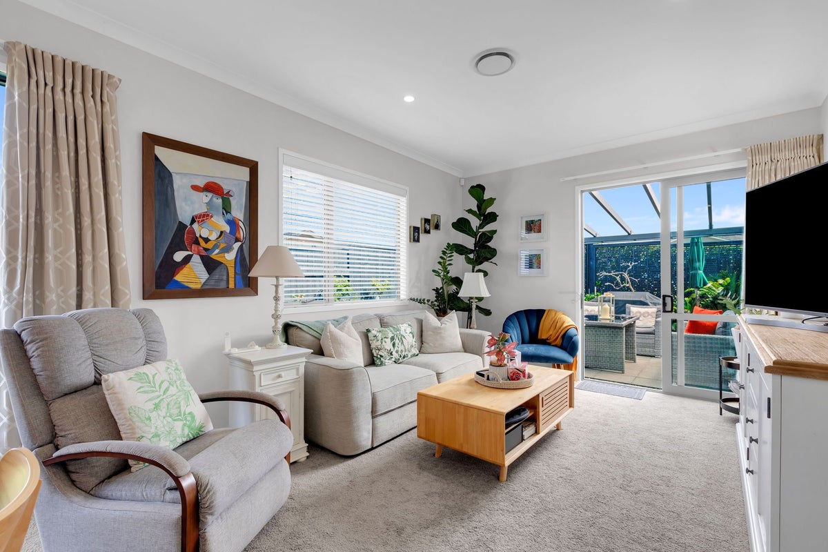 11B Yanicks Crescent, Fitzroy, Hamilton - Carousel 1