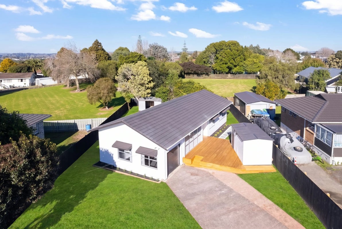 7 Damian Way, Weymouth, Auckland - Carousel 2