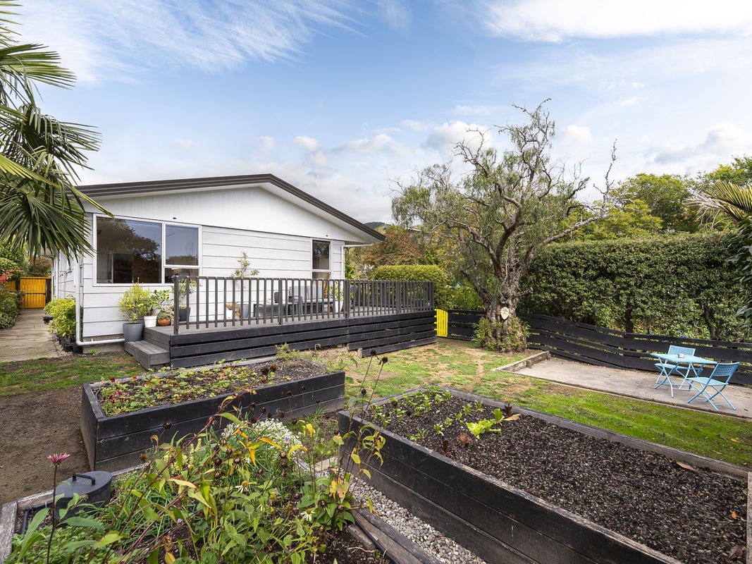 8 Naumai Street, Atawhai, Nelson - Carousel 1