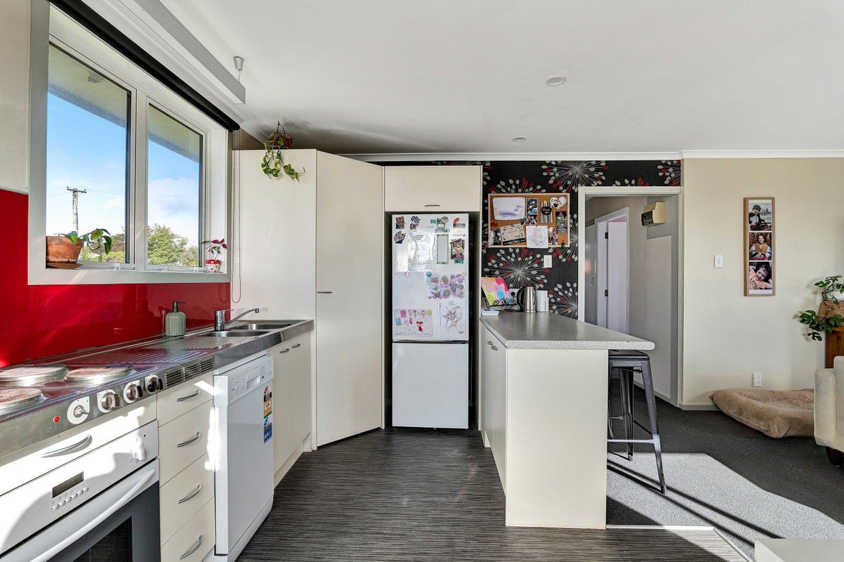 50A Celia Street, Stratford, Stratford - Carousel 2