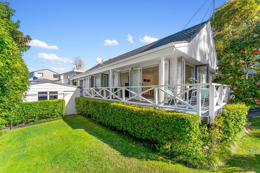 16A Winhall Rise, Remuera, Auckland - Carousel 1