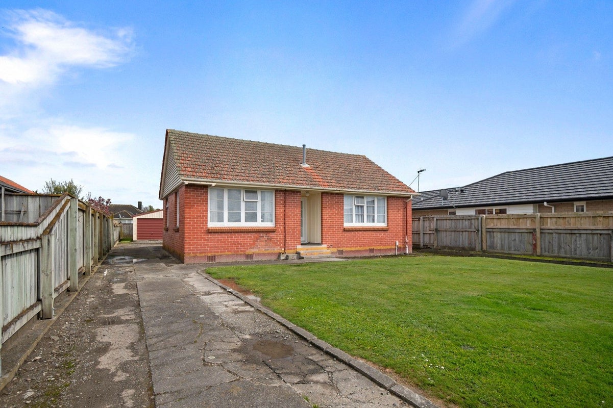 80 Vogel Street, Roslyn, Palmerston North - Carousel 1