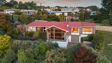 7 Pentre Terrace, Cashmere, Christchurch - Carousel 1
