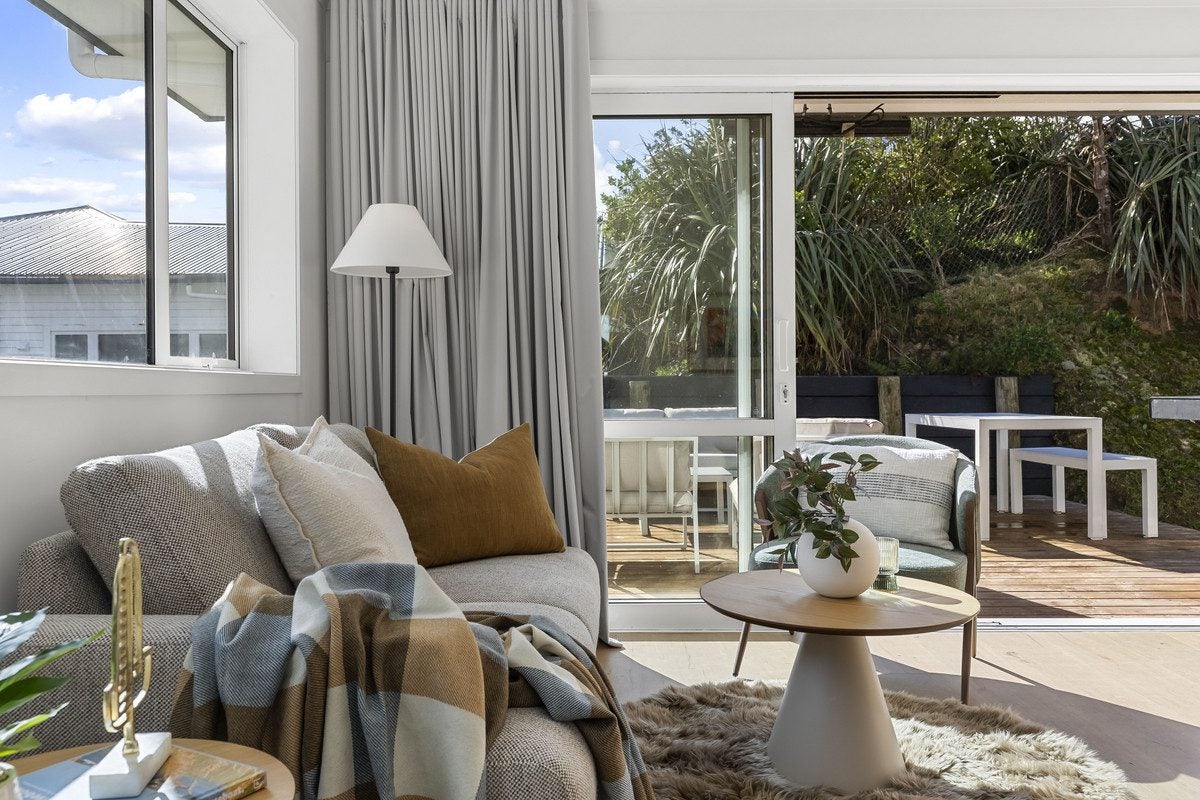 12A Chapman Street, Newlands, Wellington - Carousel 2