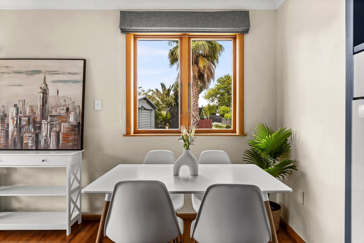 131A Frederick Street East, Mayfair, Hastings - Carousel 2