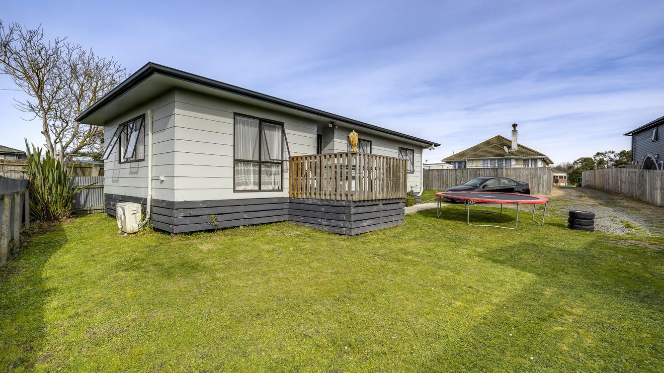 1222 Cunningham Crescent, Mayfair, Hastings - Carousel 1