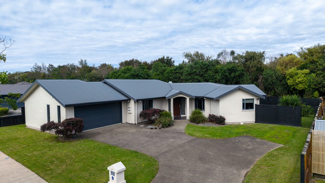 9 Logan Court, Chartwell, Hamilton - Carousel 1