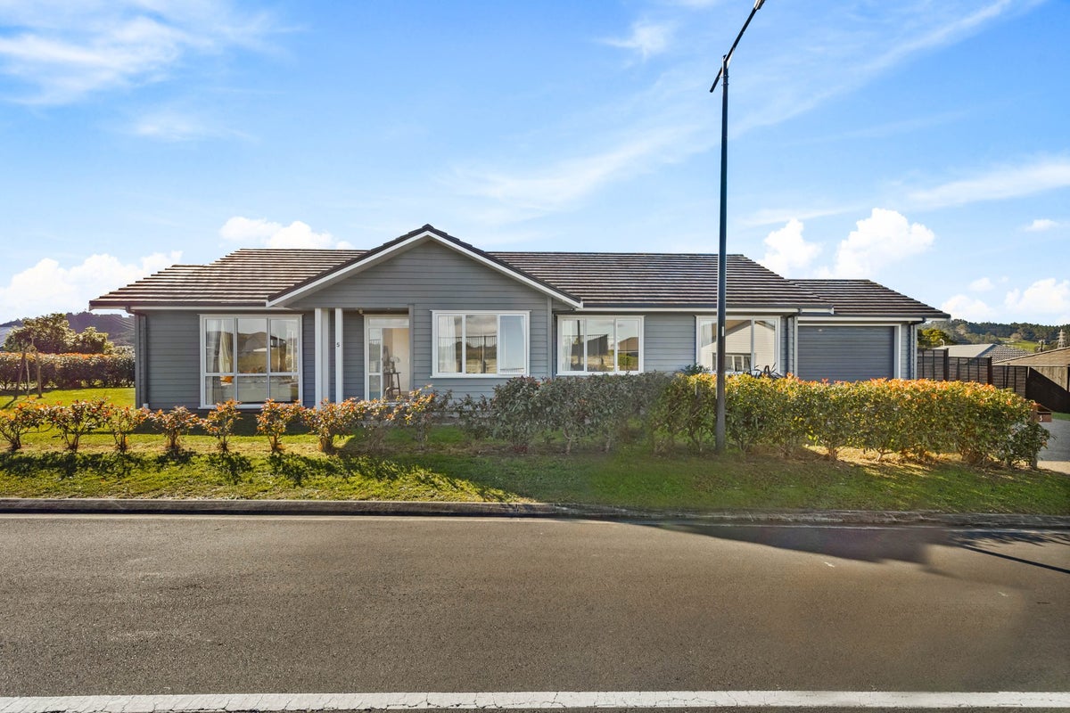 5 Aro Mato Place, Huapai, Kumeu - Carousel 2