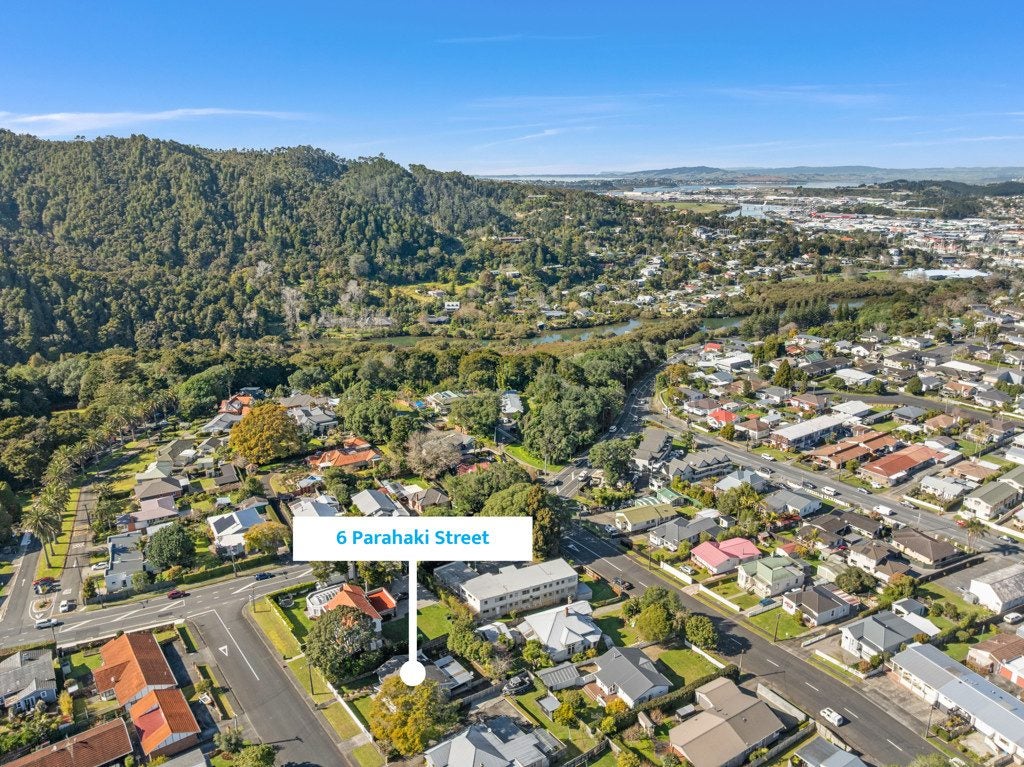 6 Parahaki Street, Regent, Whangarei - Carousel 24