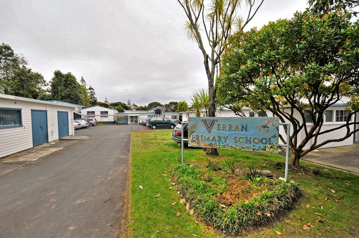 47/8 Flynn Street, Birkdale, Auckland - Carousel 17