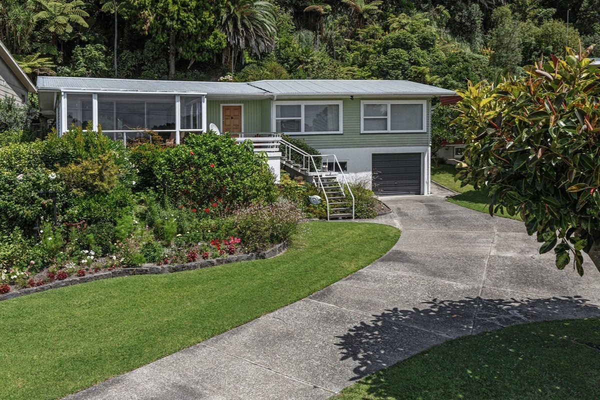 138 Pohutukawa Avenue, Ohope, Ohope - Carousel 1