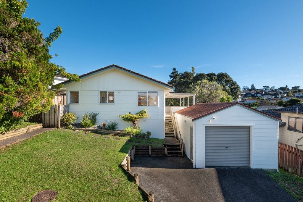3 Tesla Place, Totara Vale, Auckland - Carousel 2