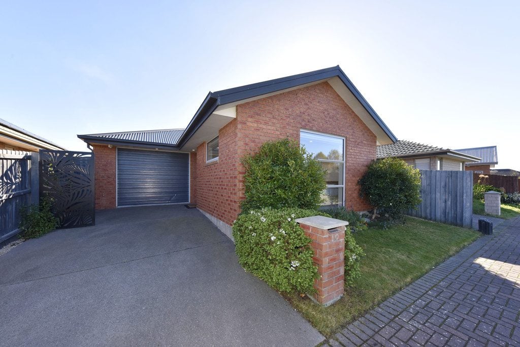 10 Bowmore Lane, Broomfield, Christchurch - Carousel 1