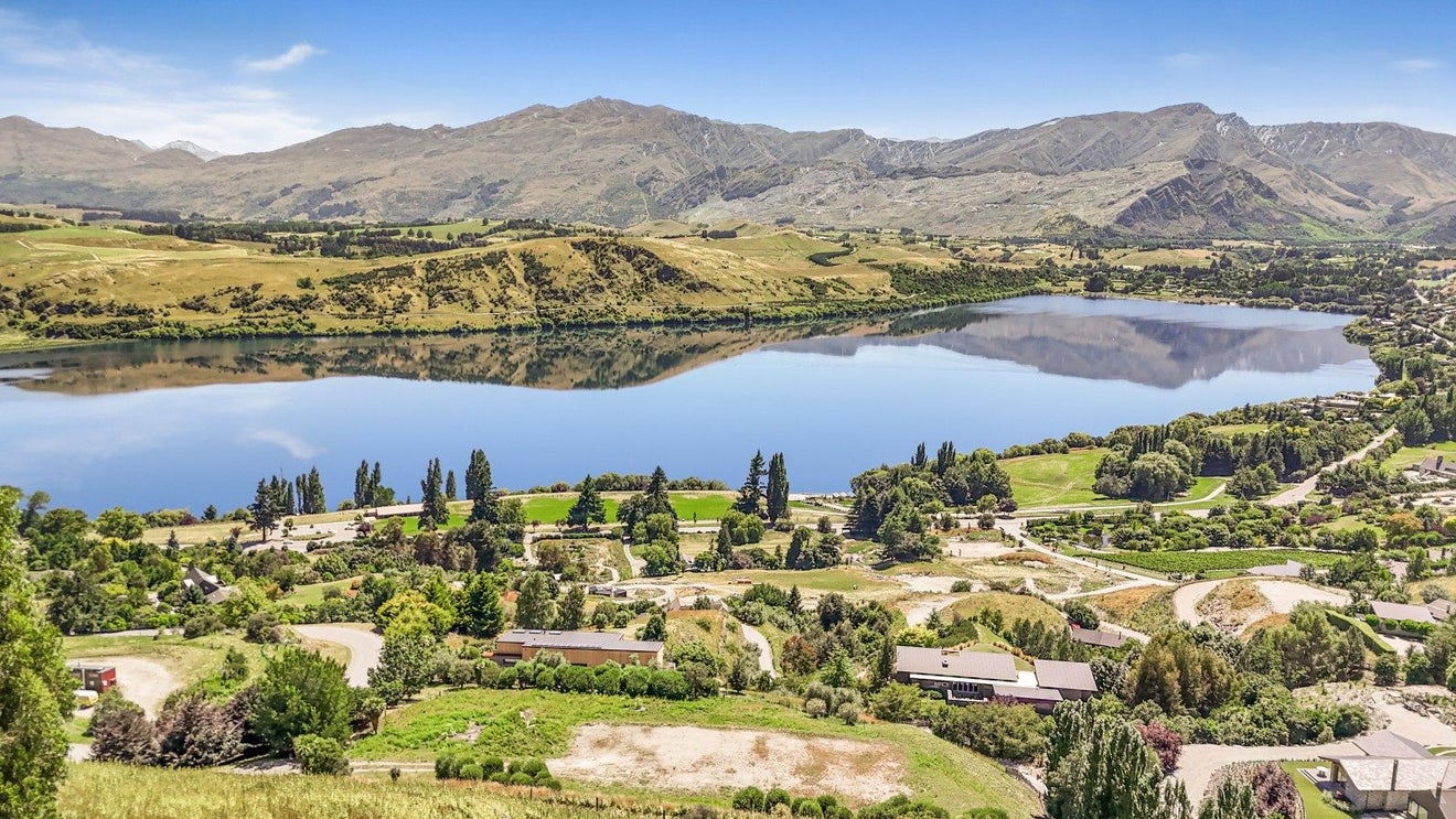 101 Jean Robins Drive, Lake Hayes, Queenstown - Carousel 1