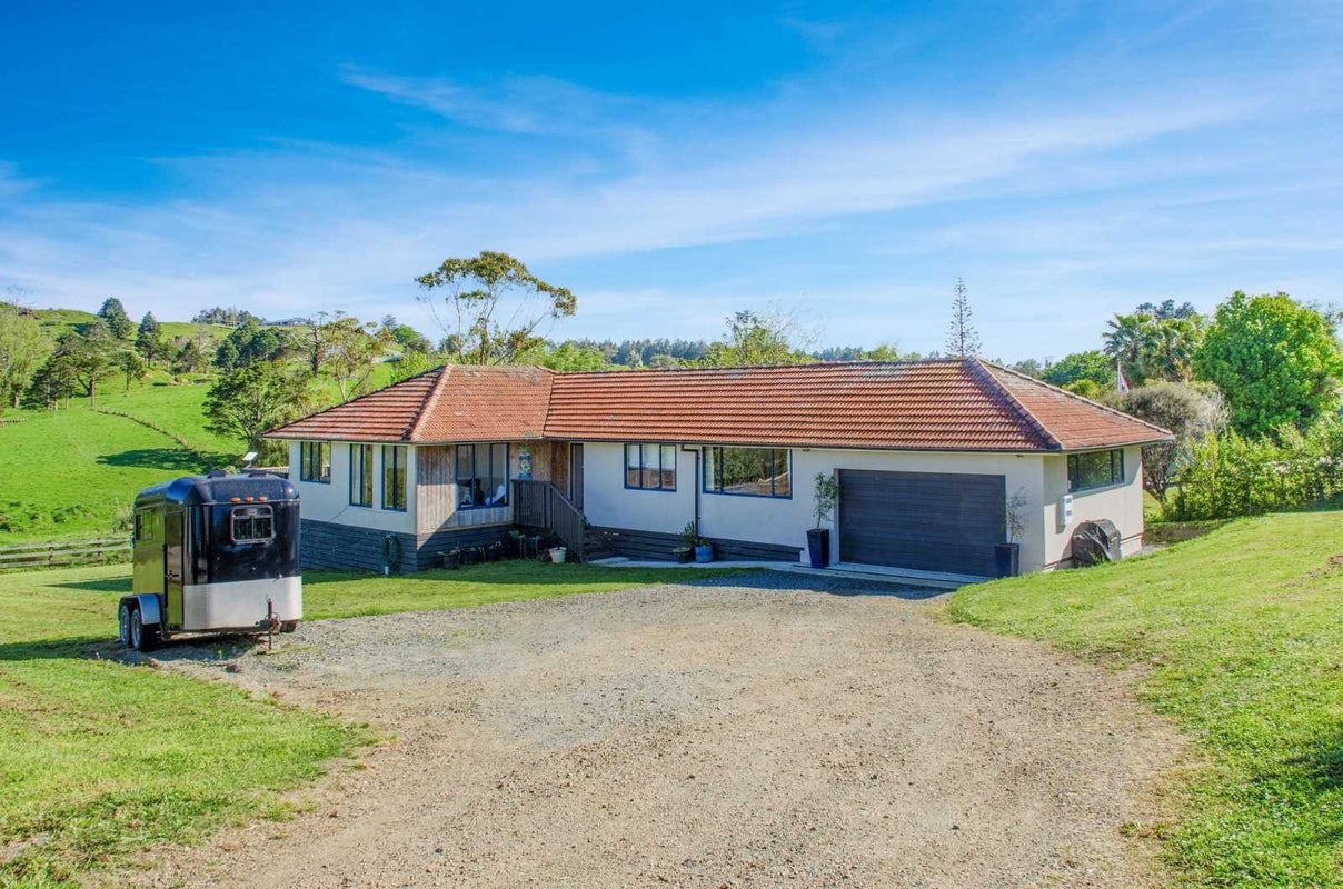 17 Calla Street, Maungaturoto, Maungaturoto - Carousel 2