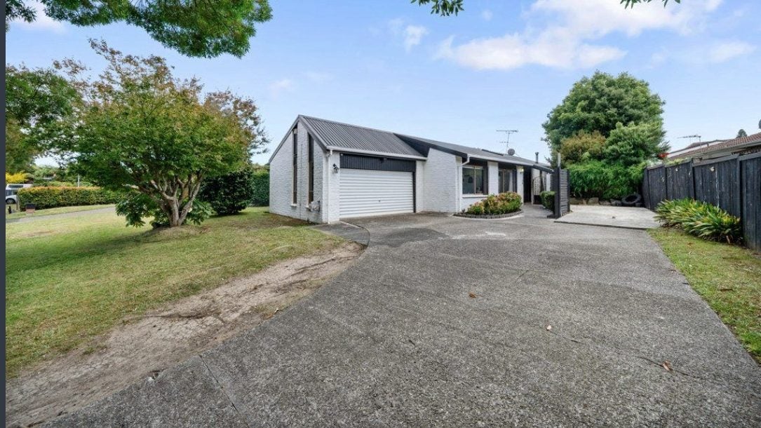 26 Ashdown Place, Pahurehure, Papakura - Carousel 1
