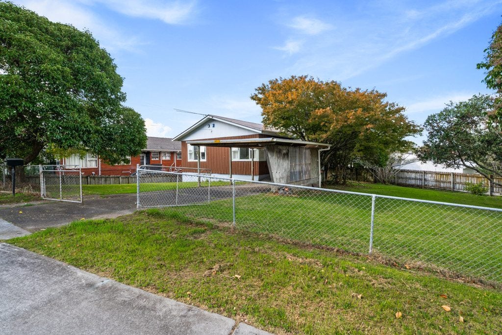 4 Boundary Road, New Windsor, Auckland - Carousel 1